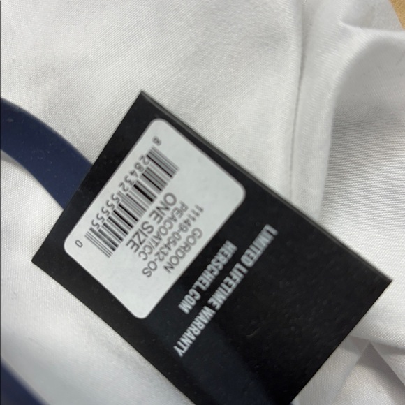 The Herschel Supply Company Gordon Peacoat  Black and Gray  white card Holder - Picture 8 of 9